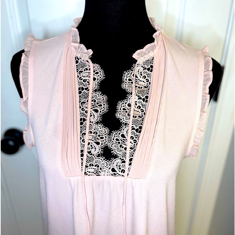 NWOT Express Sleeveless Blouse with lace detail